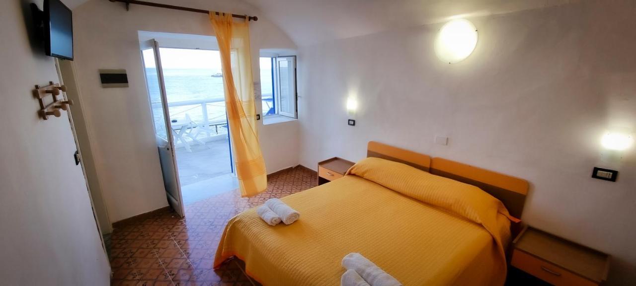 Hotel Regina Del Mare Barano dʼIschia Oda fotoğraf